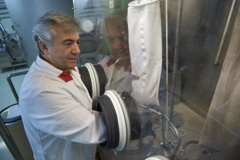 Ismail Zöybek when handling the ion exchange bags